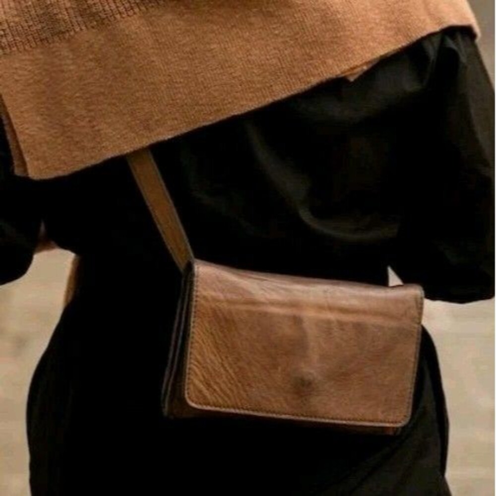 Moore and Giles Heirloom Oak Reclaimed Leather Hip Belt Bag Cross Body Tech